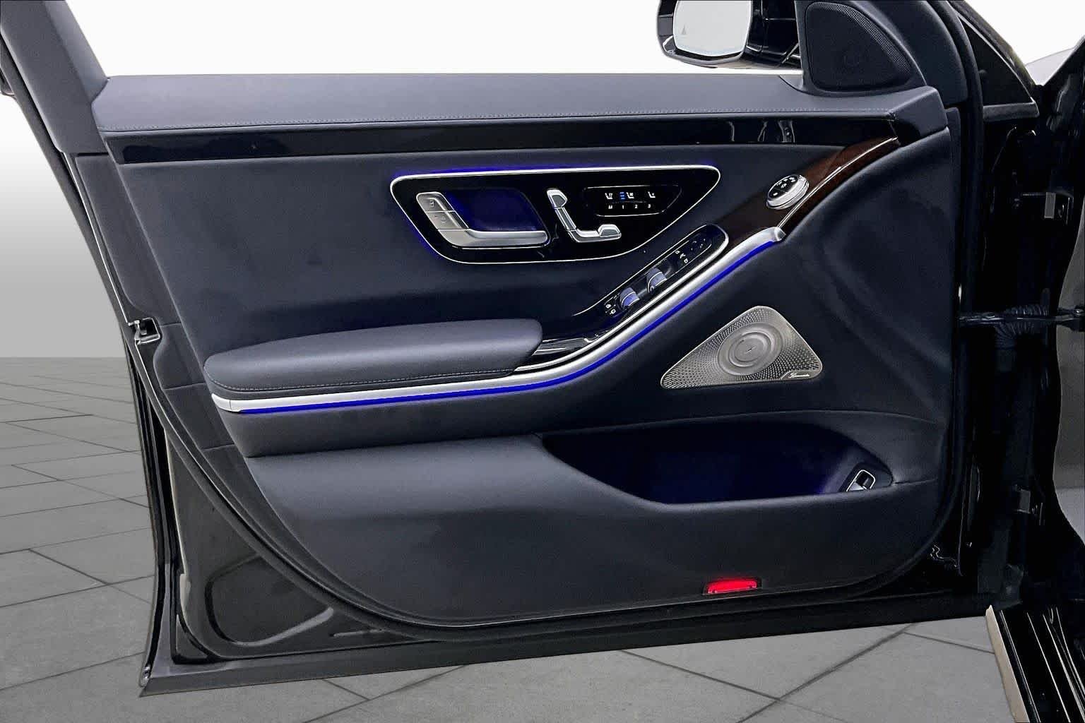 Certified Used 2025 Black Mercedes-Benz S 500 image 25
