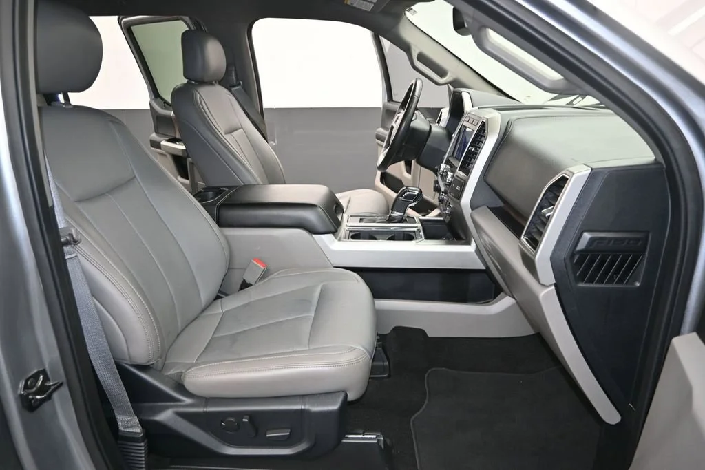 Used 2020 Silver Ford Lariat image 26