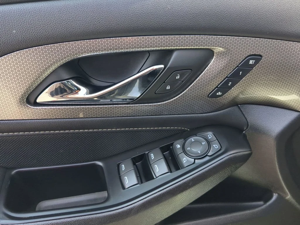 Used 2022 Summit White Chevrolet Premier image 12