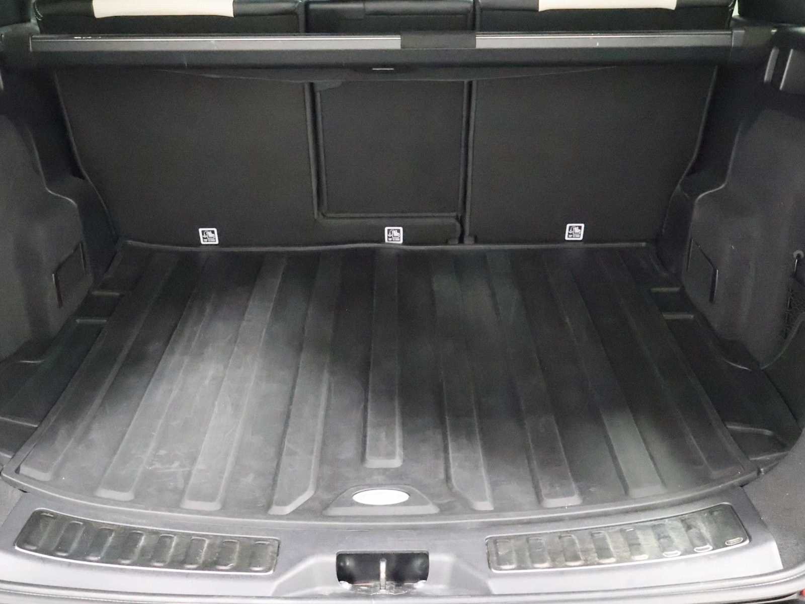 Used 2022  Land Rover S R-Dynamic image 39