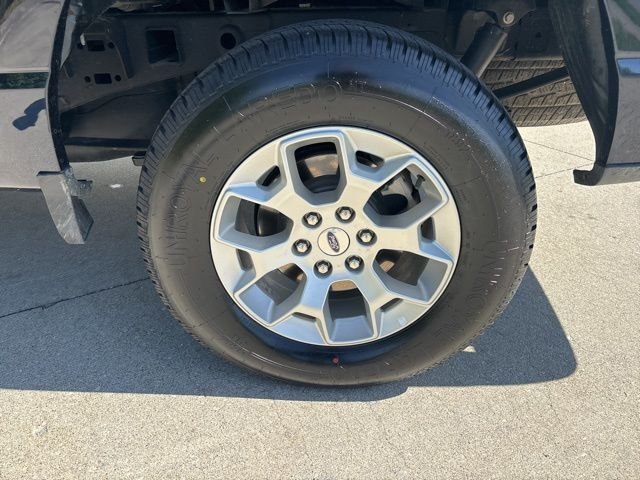 Used 2023 Blue Ford XLT image 10
