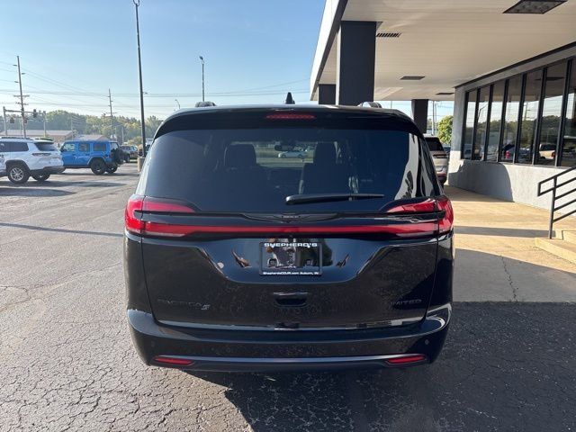 2026 Chrysler Pacifica Limited - Photo 8