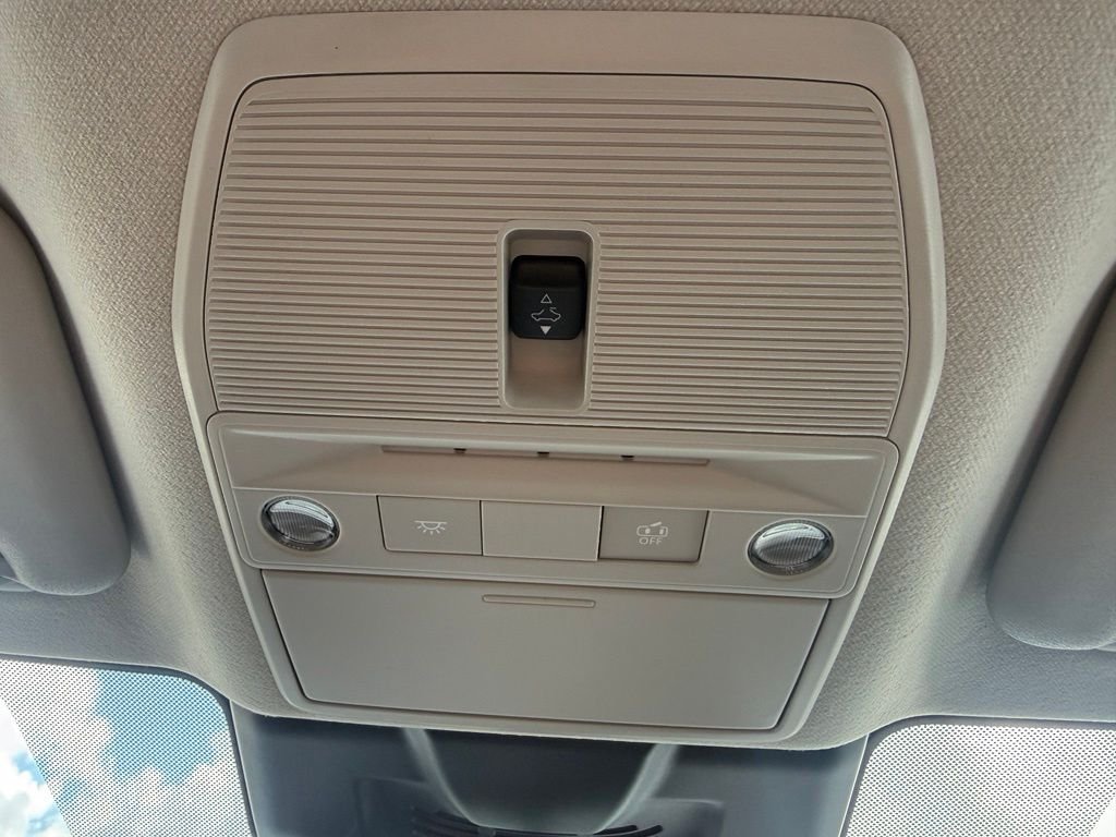 New 2026 Atlantic Gray Metallic / Super Black Two-tone Nissan SR image 33