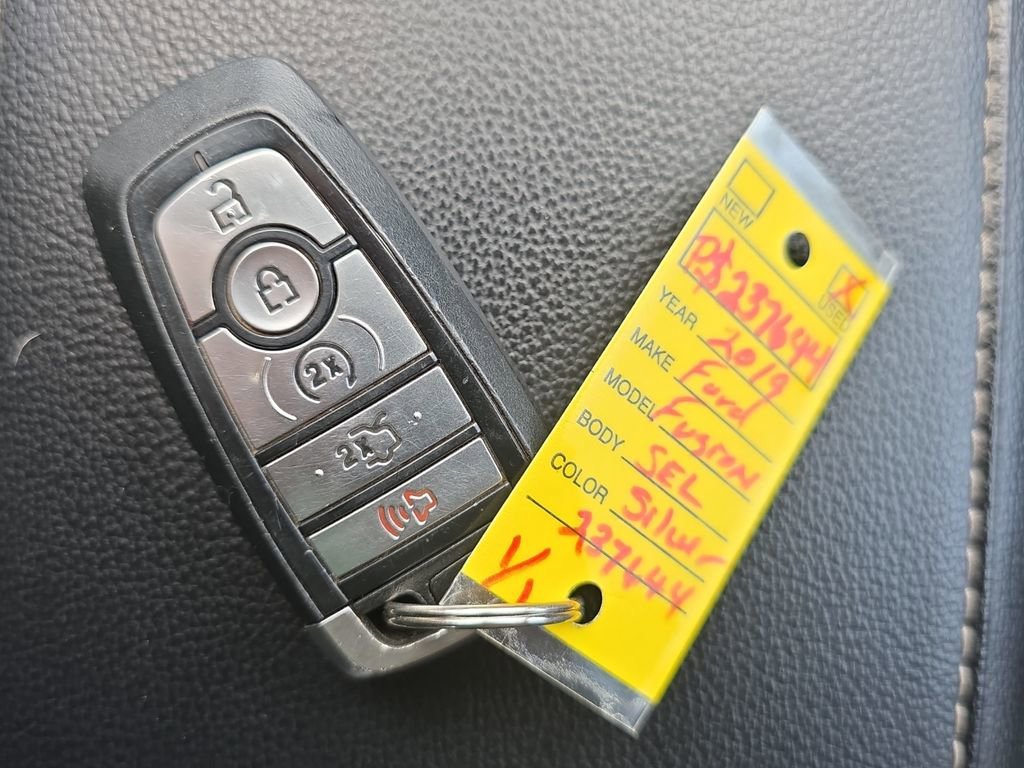 Used 2019 Silver Ford SEL image 23