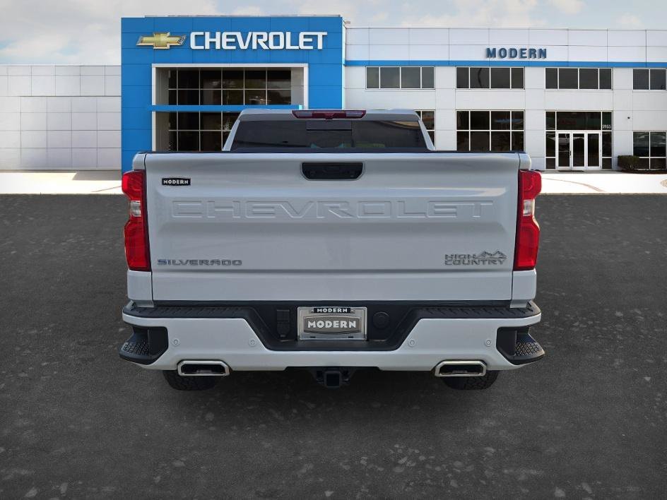 New 2026 Polar White Tricoat Chevrolet High Country image 4