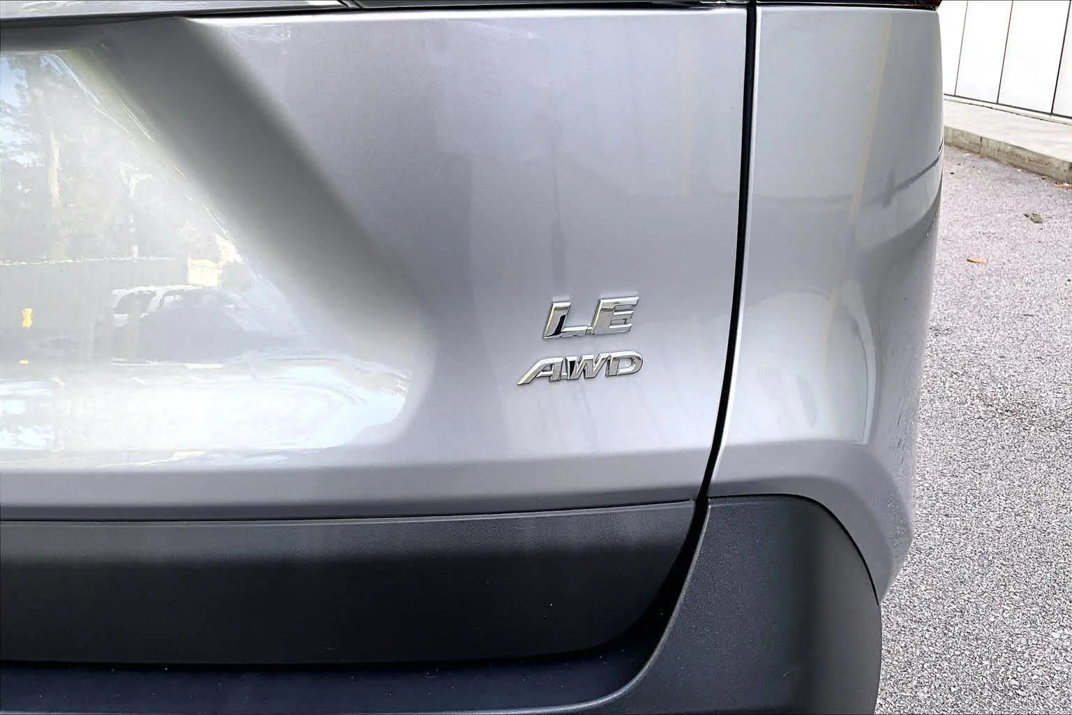 Used 2023 Silver Sky Metallic Toyota LE image 10