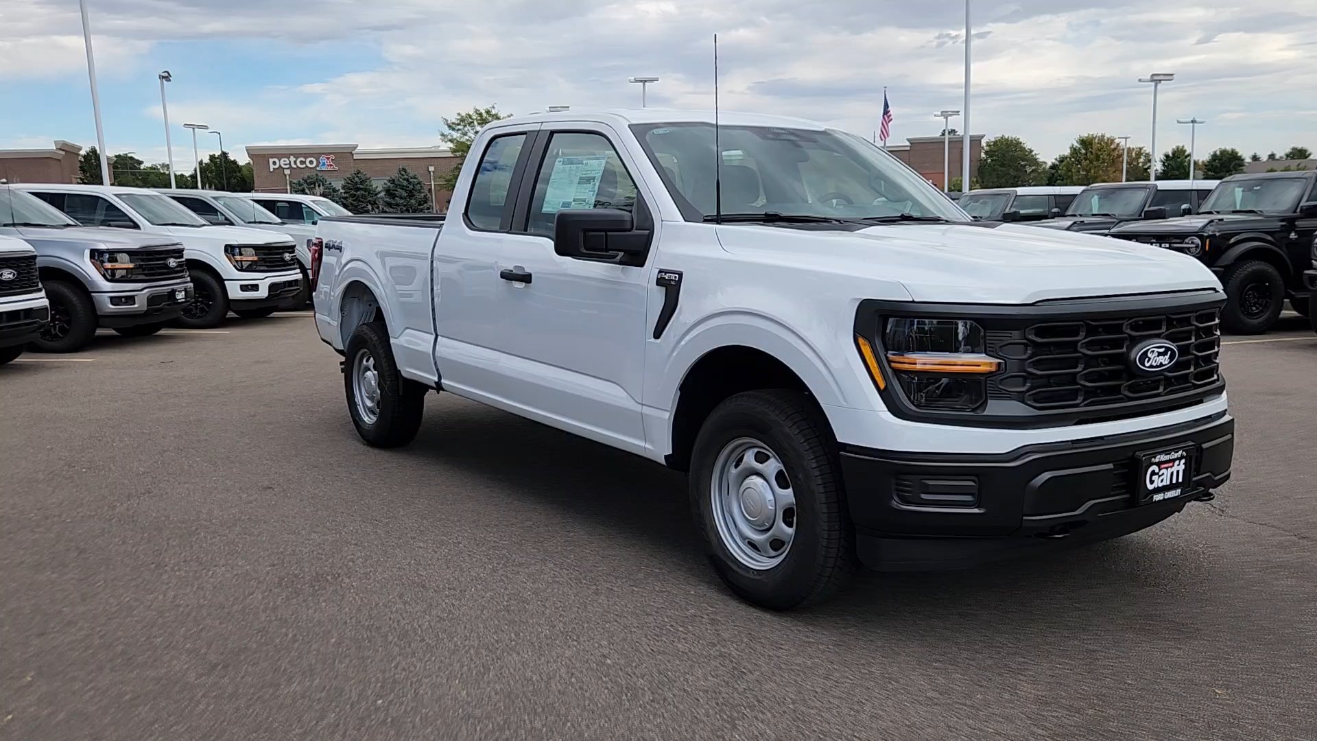 New 2026 Oxford White Ford XL image 8