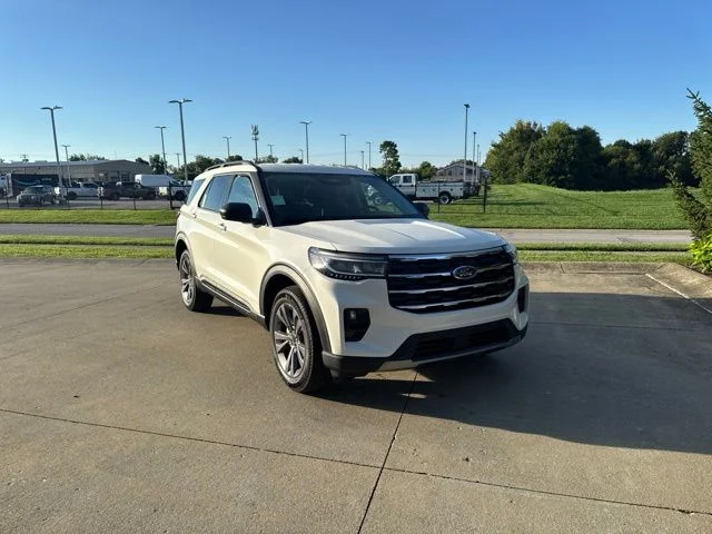 New 2026 Star White Metallic Tri-Coat Ford Active image 64