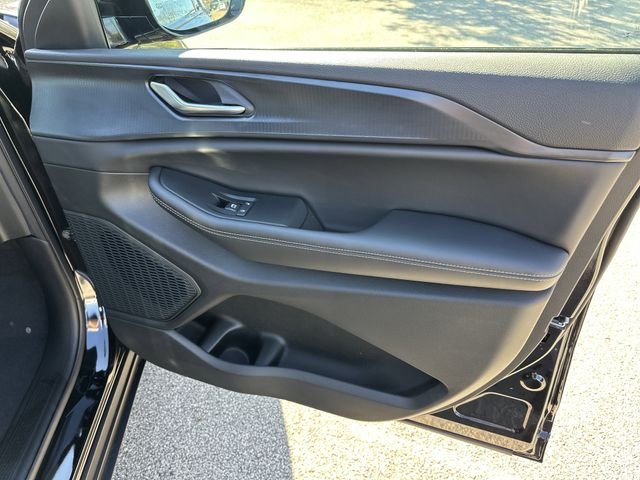 New 2025 Black Jeep Altitude X image 15