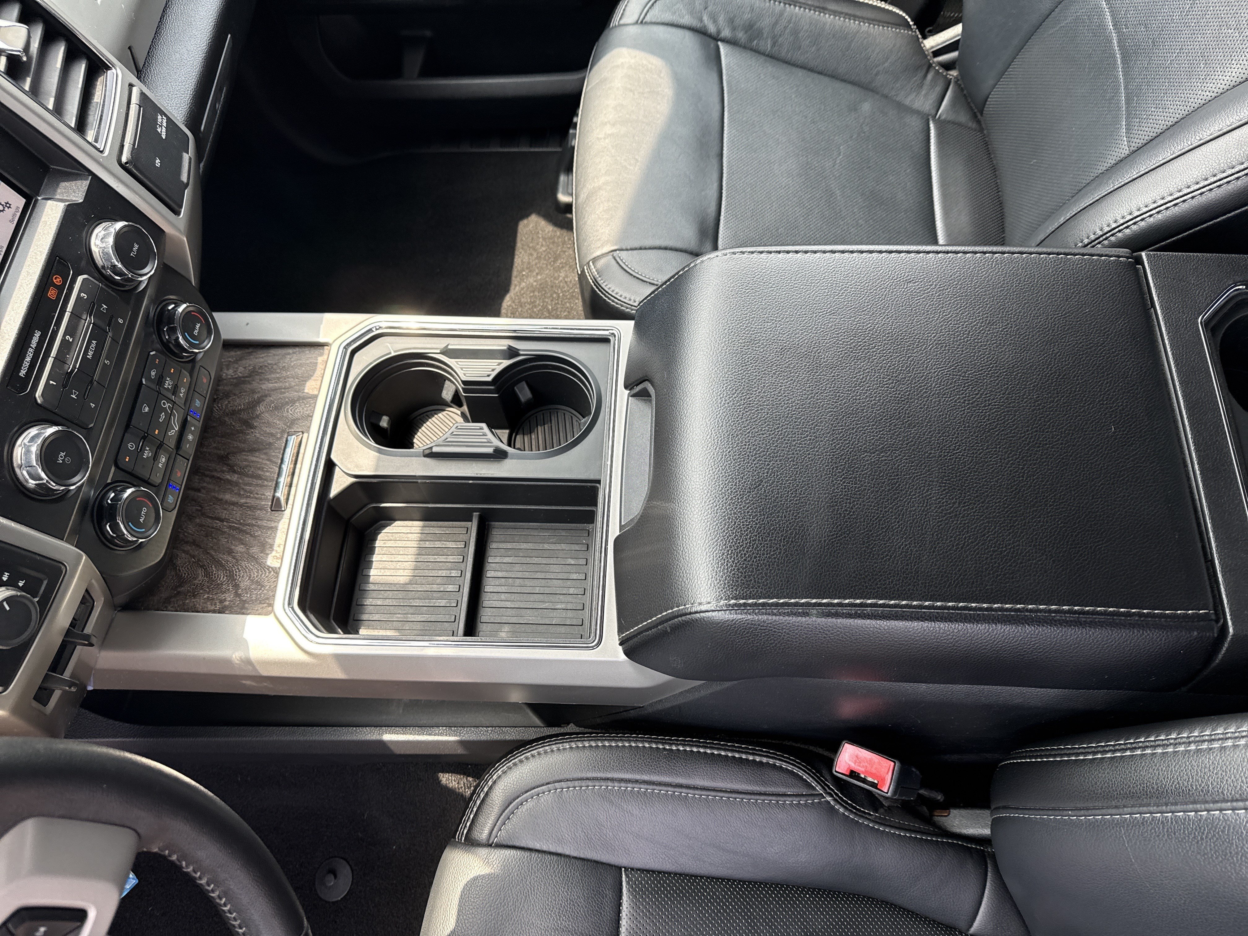Used 2019 Red Ford LARIAT image 27