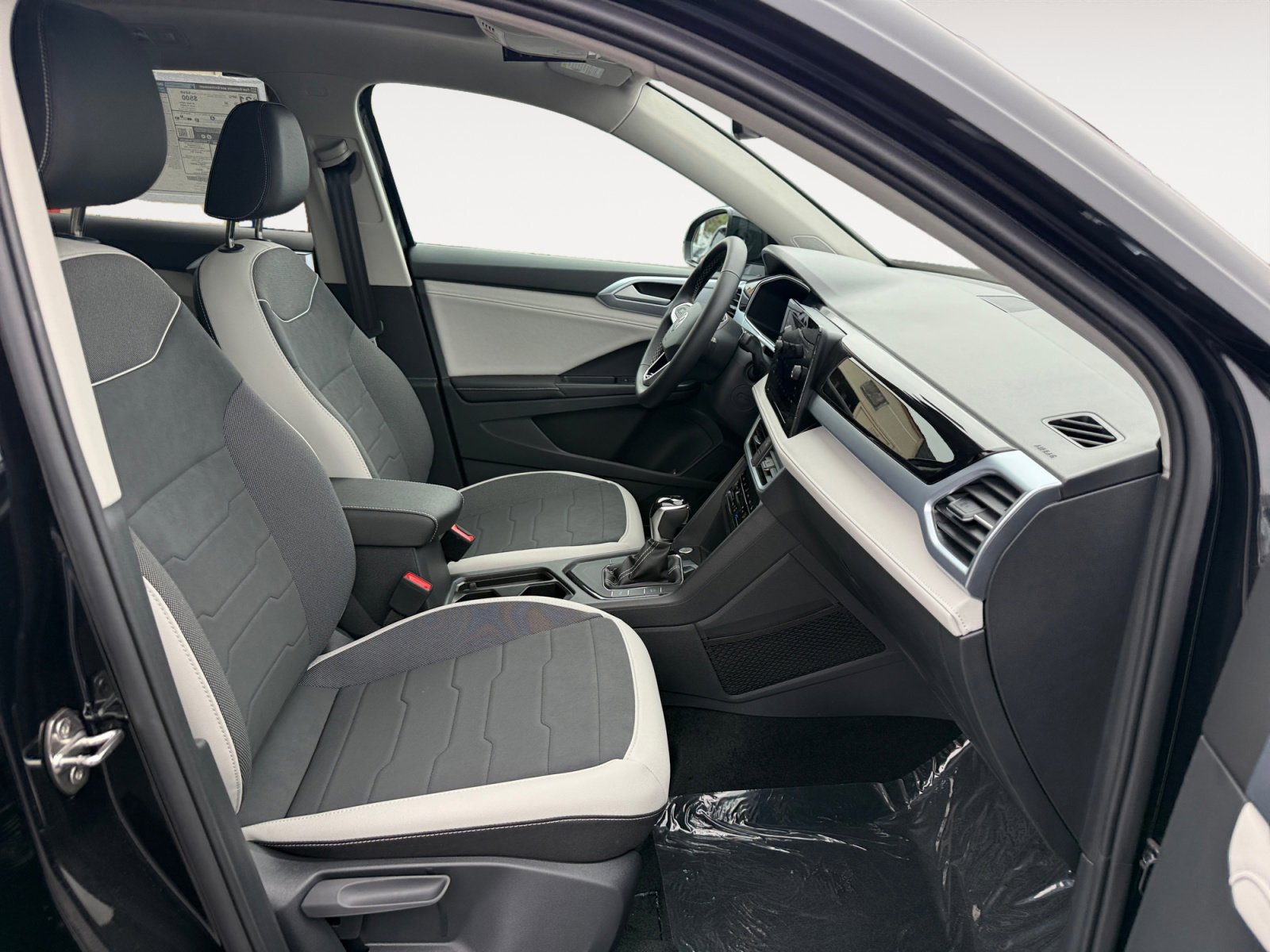 New 2026 Black Pearl Volkswagen SE image 19