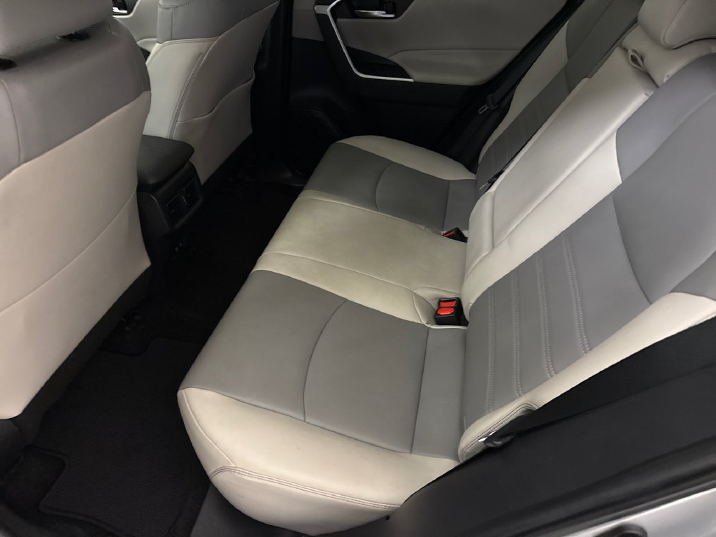 Used 2020 Silver Sky Metallic Toyota XLE Premium image 18