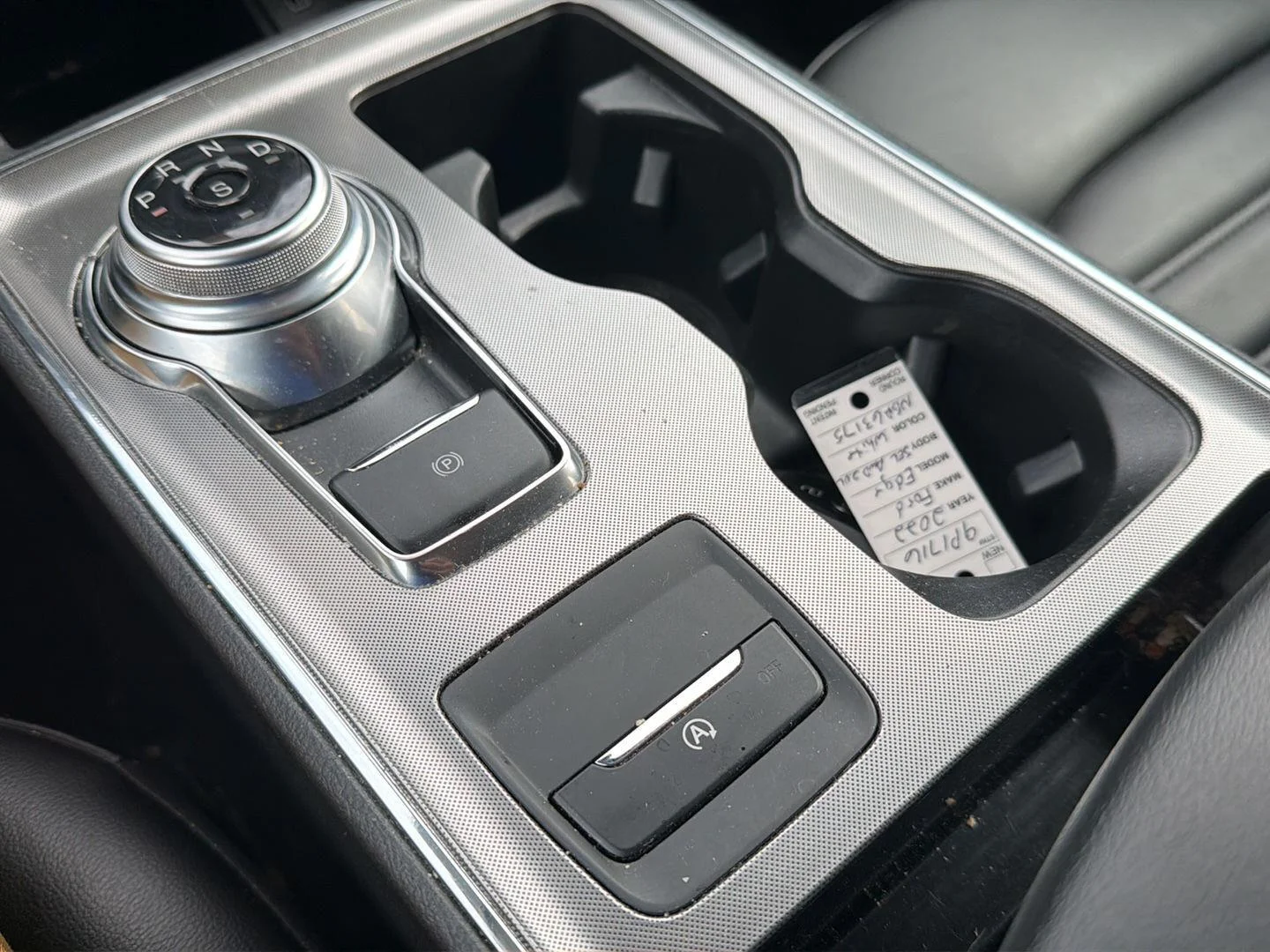 Used 2022 Oxford White Ford SEL image 16