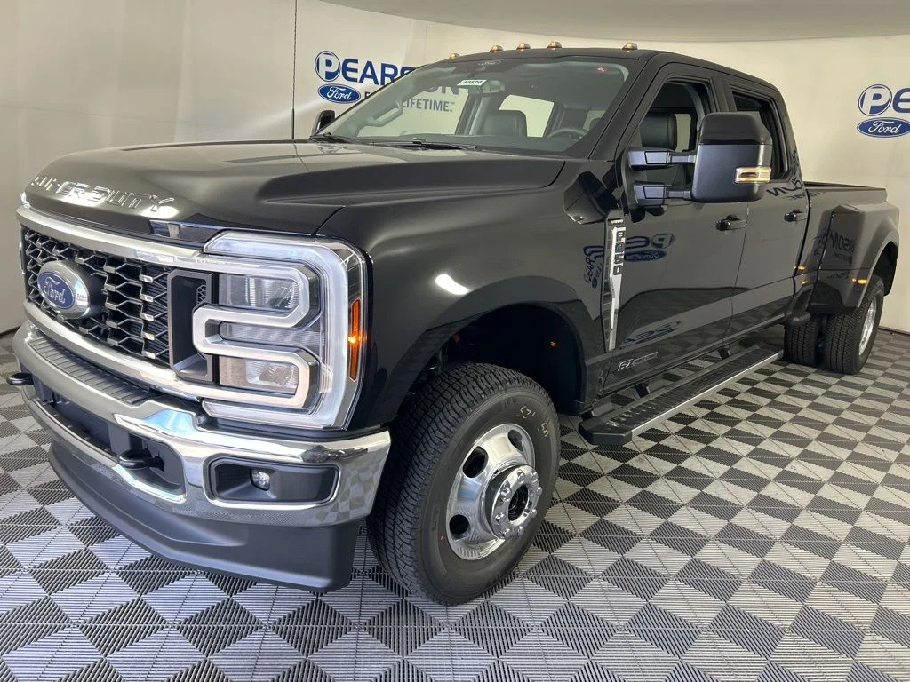2026 Ford F-350 Lariat 4x4 Crew Cab 8' Box DRW's photo