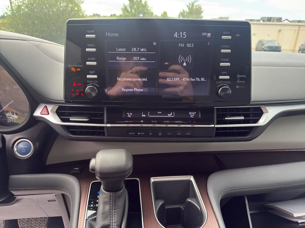 Used 2024 Ice Toyota LE image 22