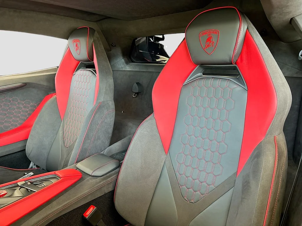 2024 Lamborghini Revuelto Base - Photo 16