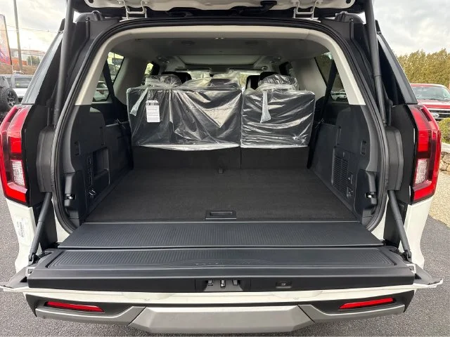 New 2026 Star White Metallic Tri-Coat Ford MAX Platinum® image 14