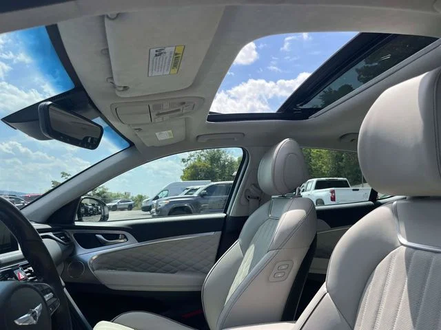 Used 2019 White Genesis 2.0T Advanced image 23