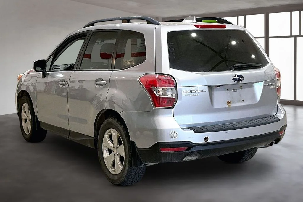 Used 2016 Silver Subaru 2.5i Premium image 12