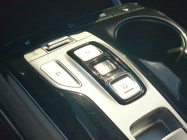 Used 2024 White Hyundai Blue image 23
