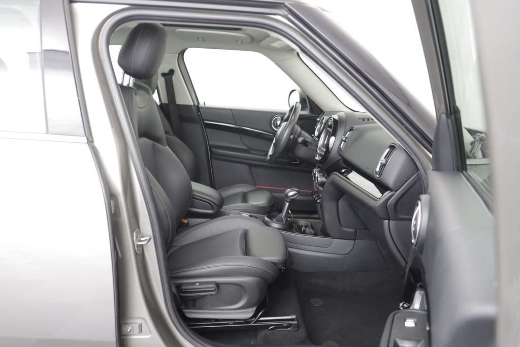 Used 2019 Silver Metallic MINI Signature image 19