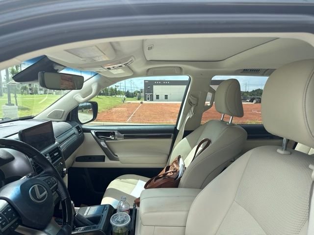 Used 2022 Black Lexus 460 image 8
