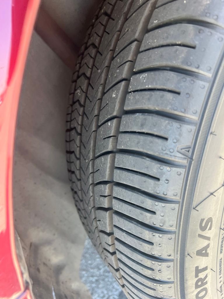 Used 2019 Red Dodge SXT image 5