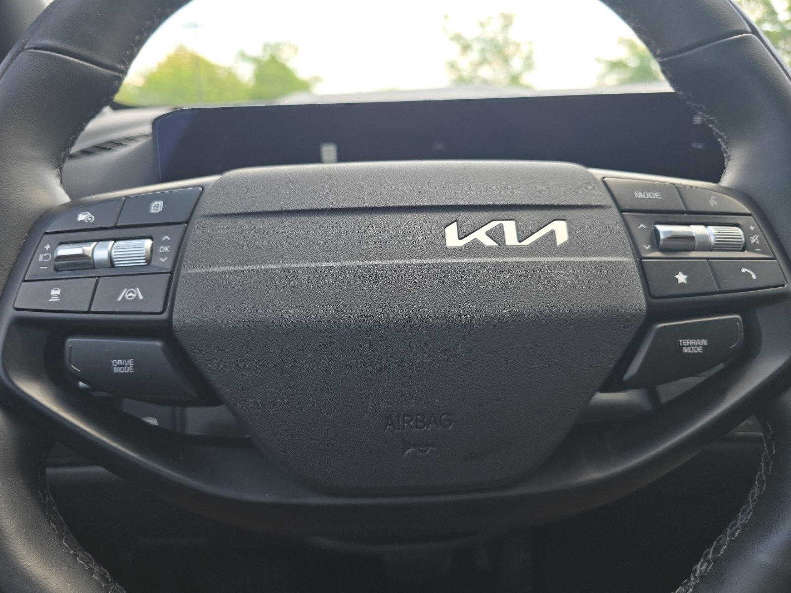Used 2026 Red Kia X-Line image 28
