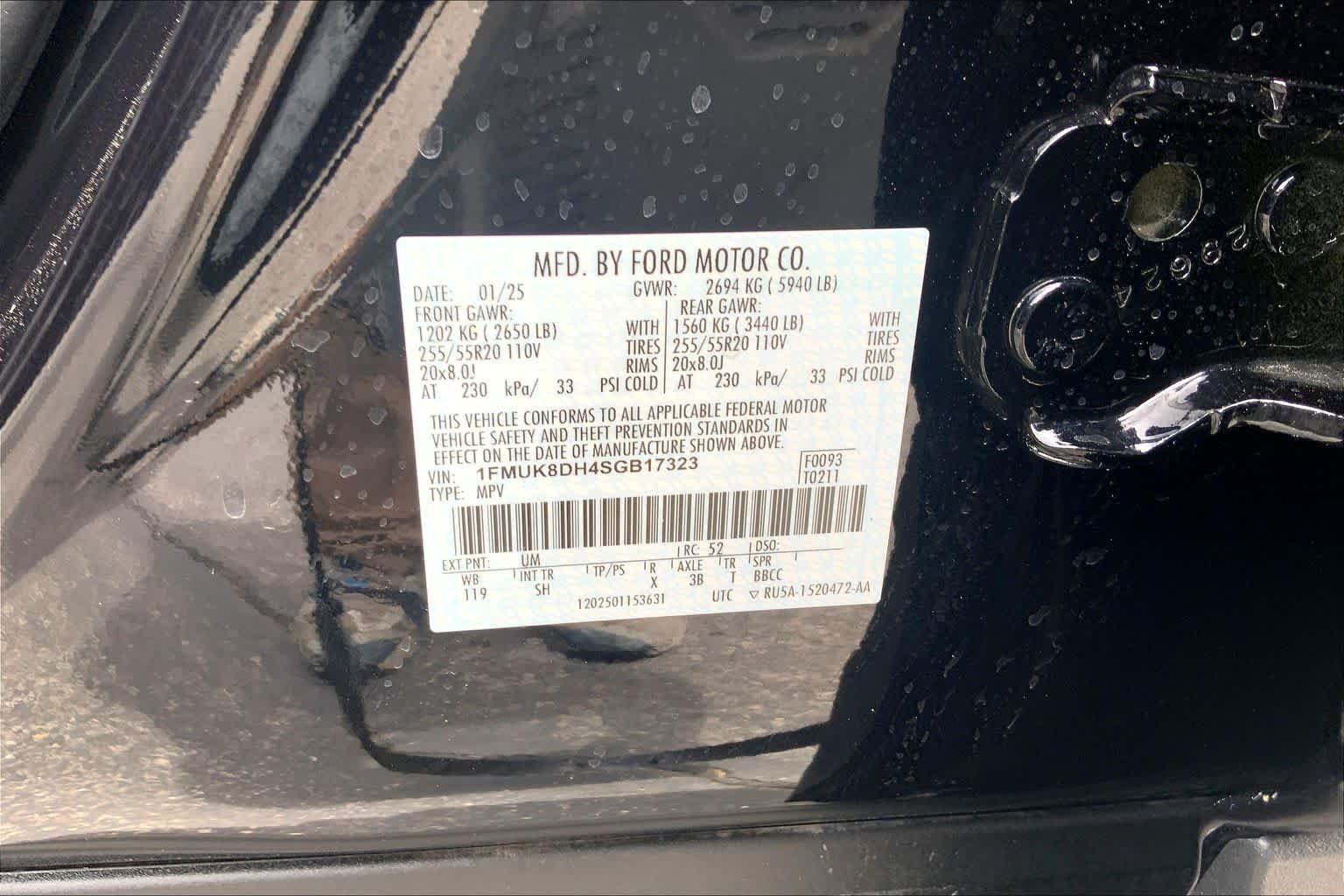 Used 2025 Agate Black Metallic Ford Active image 30