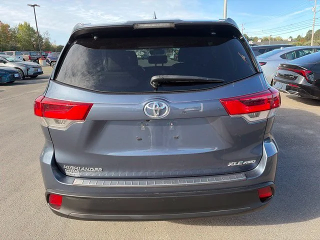 Used 2019 Blue Toyota XLE image 9