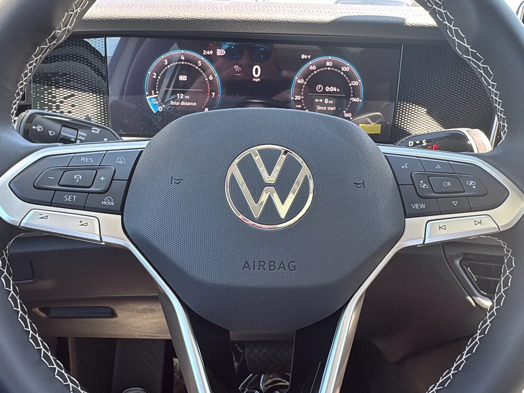 New 2025 Pure White Volkswagen 2.0T SE 4MOTION image 17