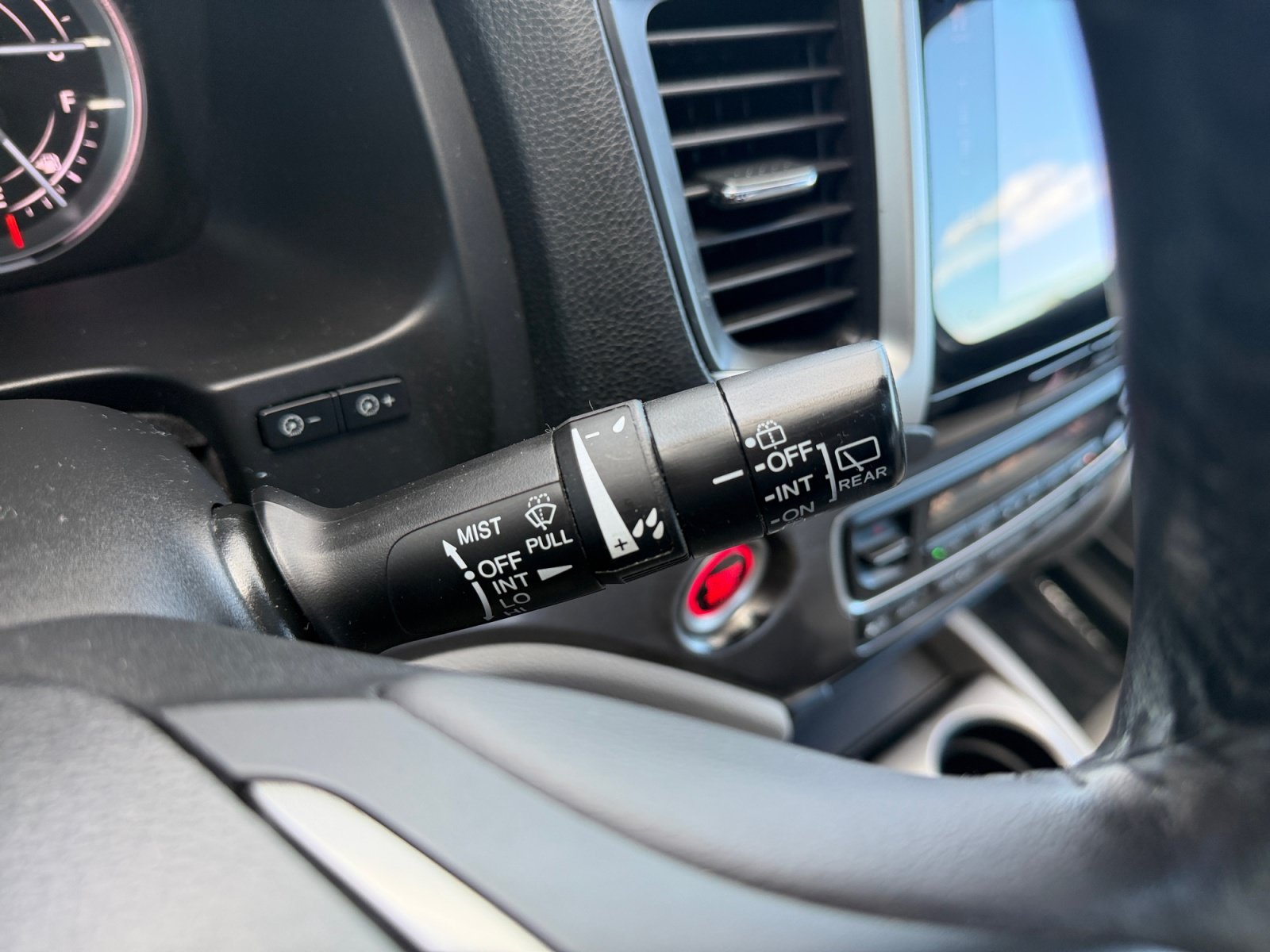 Certified Used 2018 Silver Honda EX-L image 14