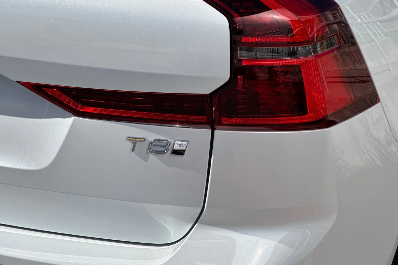 New 2026 Crystal White Volvo T8 Ultra image 12
