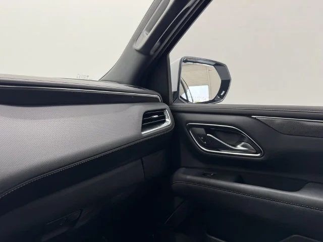 Used 2024 Summit White GMC AT4 image 37