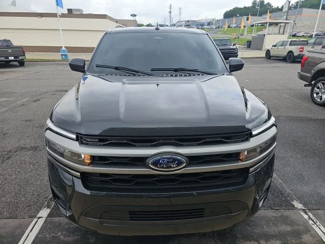 Used 2023 Gray Ford XLT image 2