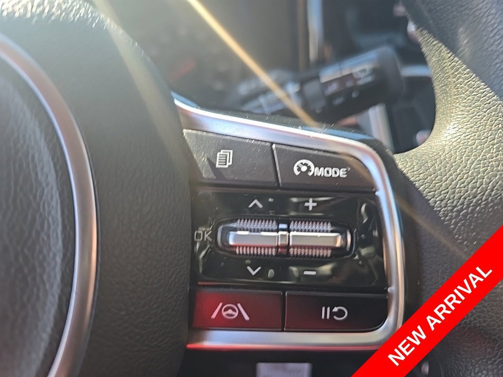 Used 2021  Kia LX image 14