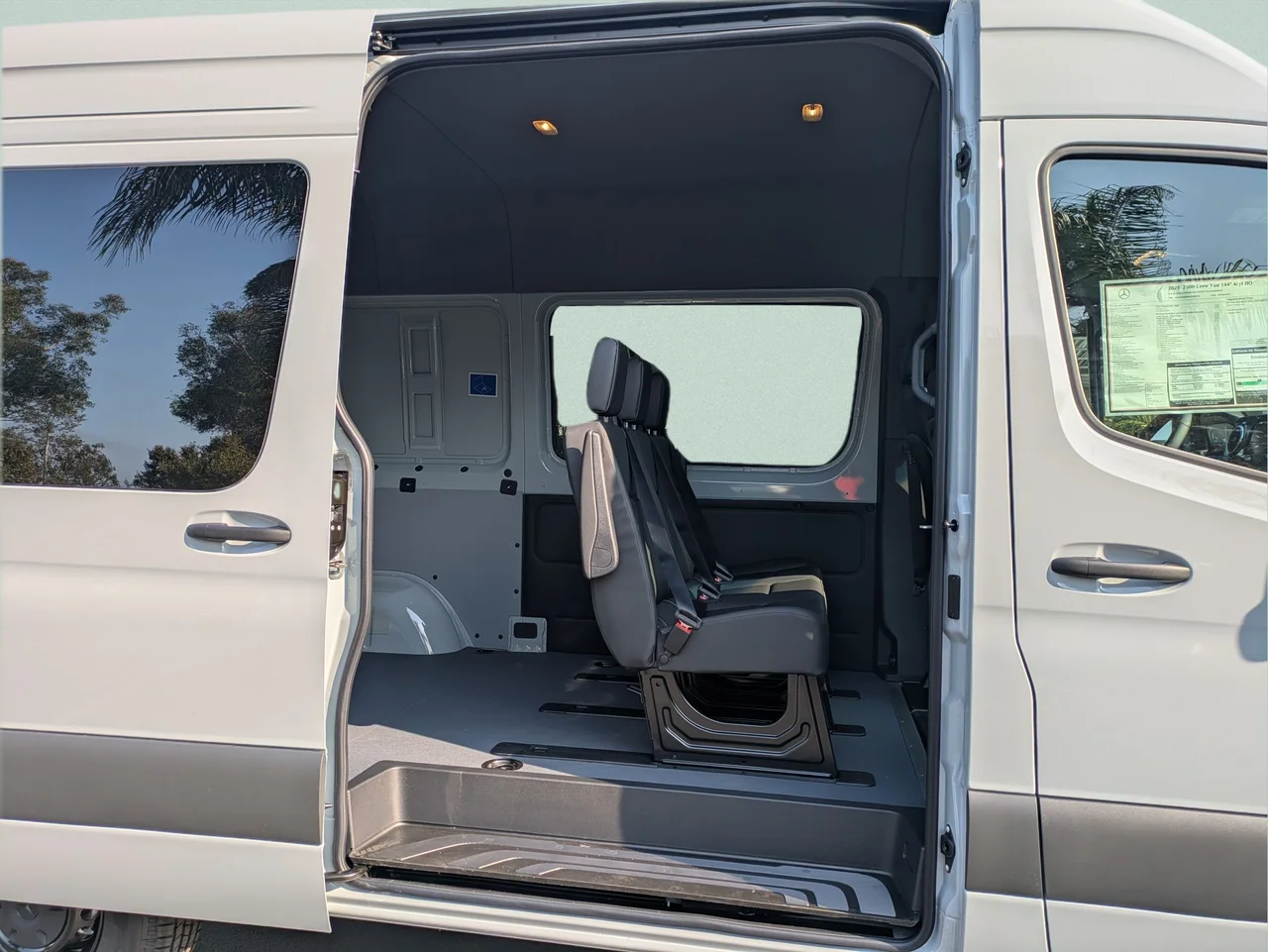 2025 Mercedes-Benz Sprinter Crew Van Base - Photo 6