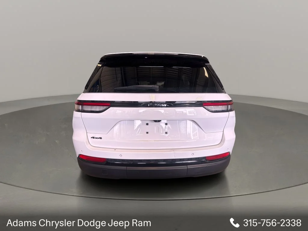 Used 2023 White Jeep Altitude X image 7