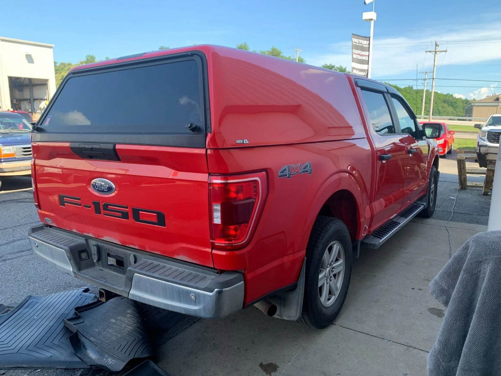 Used 2021 Red Ford XLT image 2