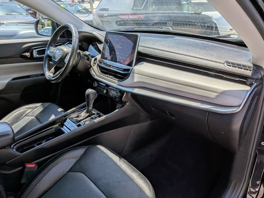 Used 2022 Black Jeep Limited image 23
