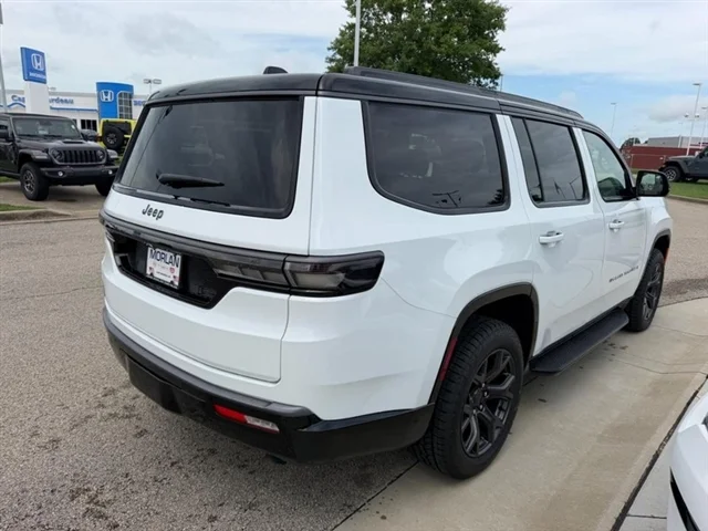 New 2026 Bright White Clear-Coat Exterior Paint Jeep Upland image 4