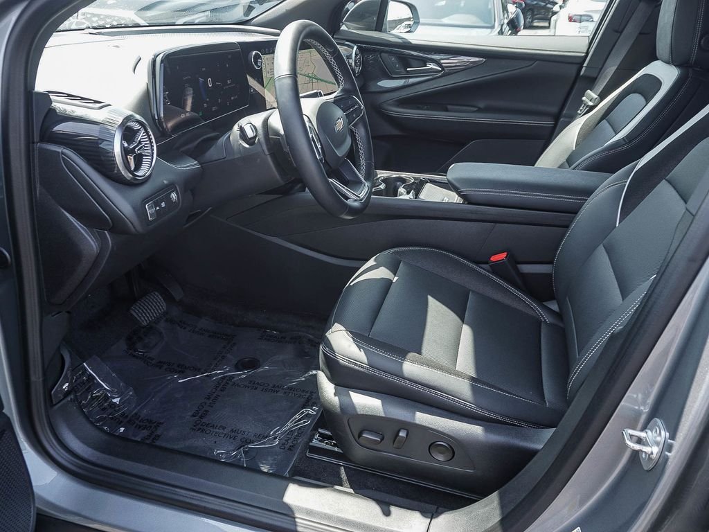 Used 2024 Gray Chevrolet LT image 17