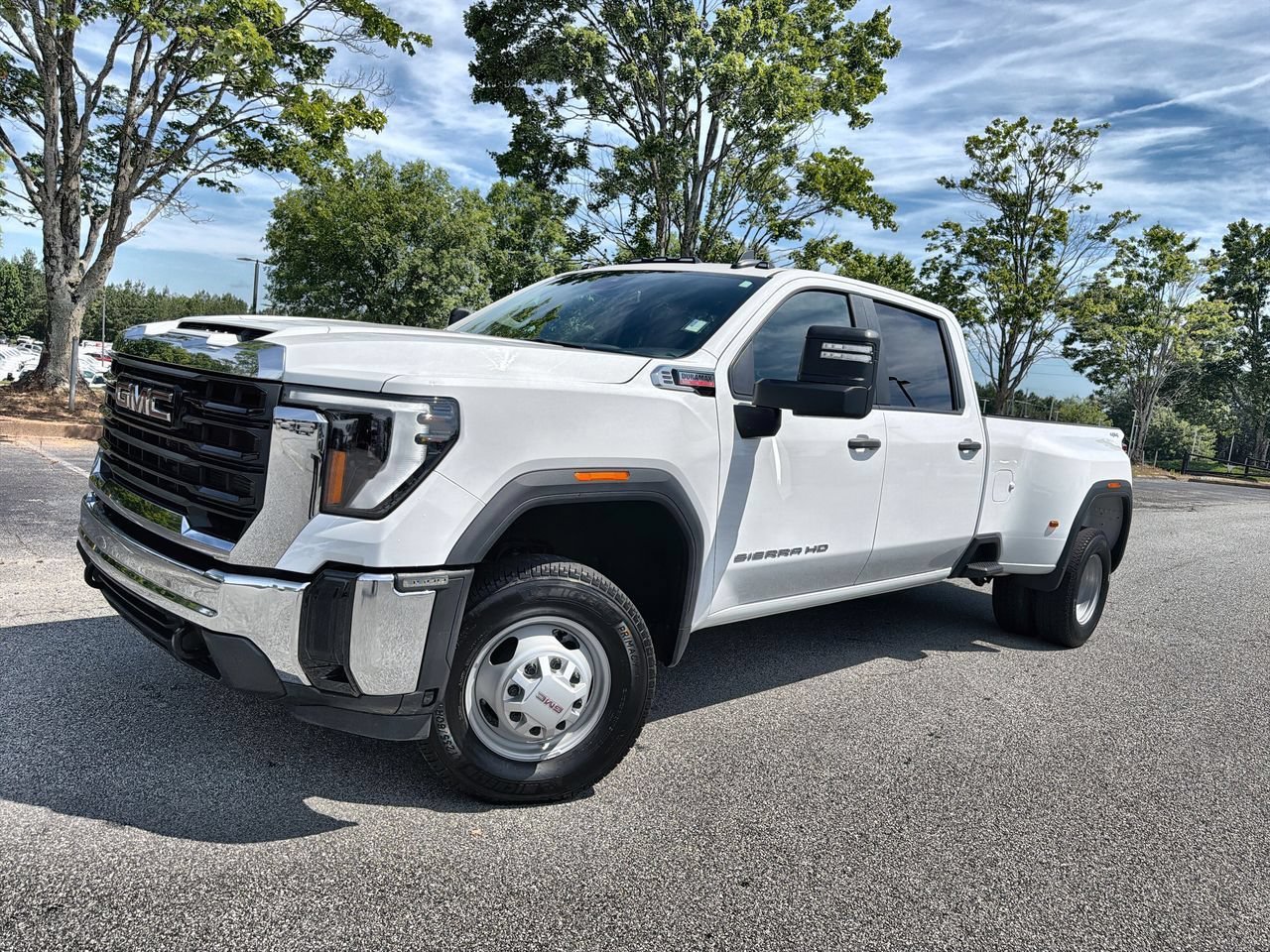 Used 2024 Summit White GMC Pro DRW image 1