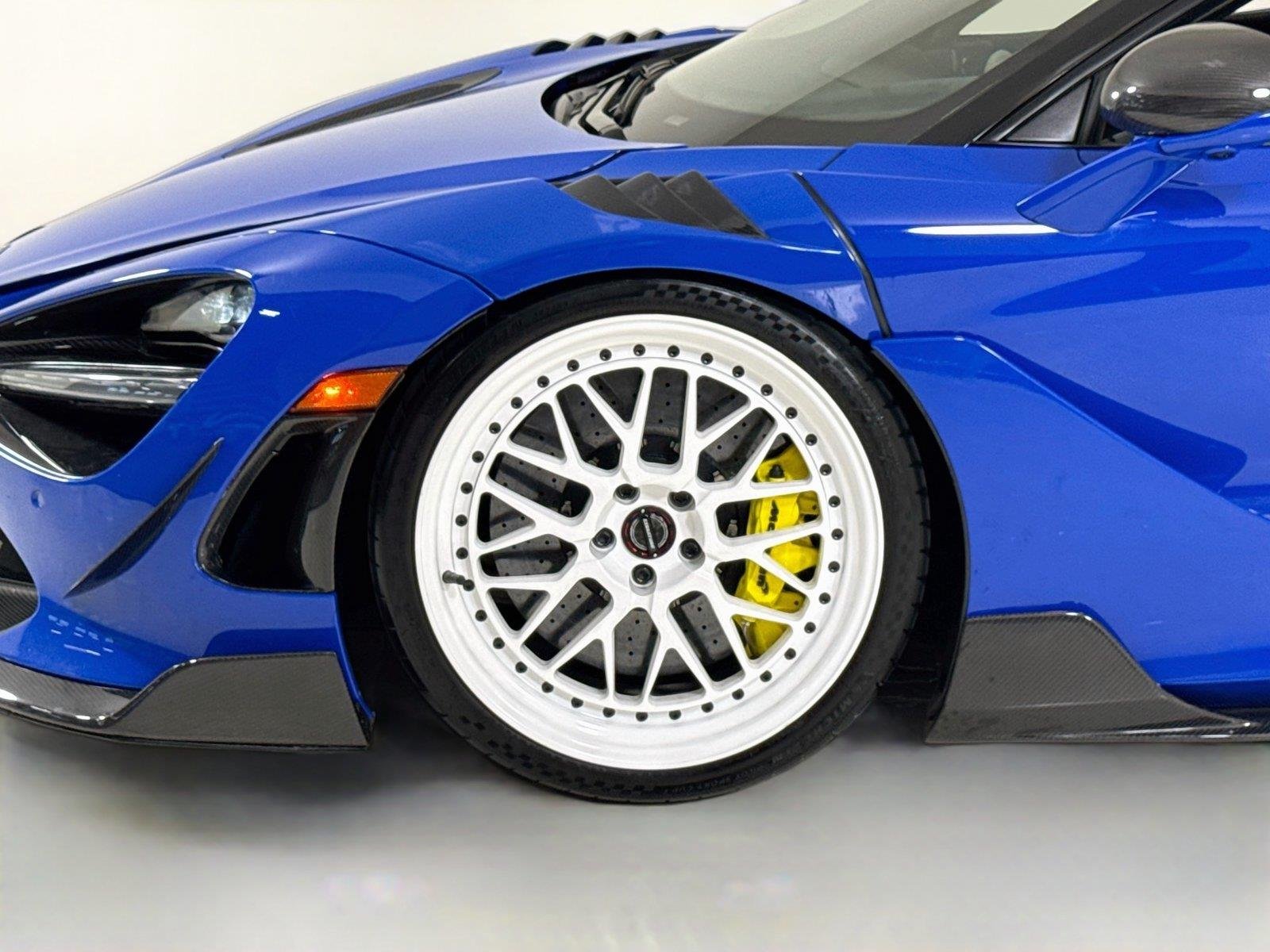 Used 2021 MSO Paris Blue / Miami Blue Wrap McLaren Performance | Full Ryft Body Kit | Carbon Steering Wheel | Exhaust | Custom Wheels image 38