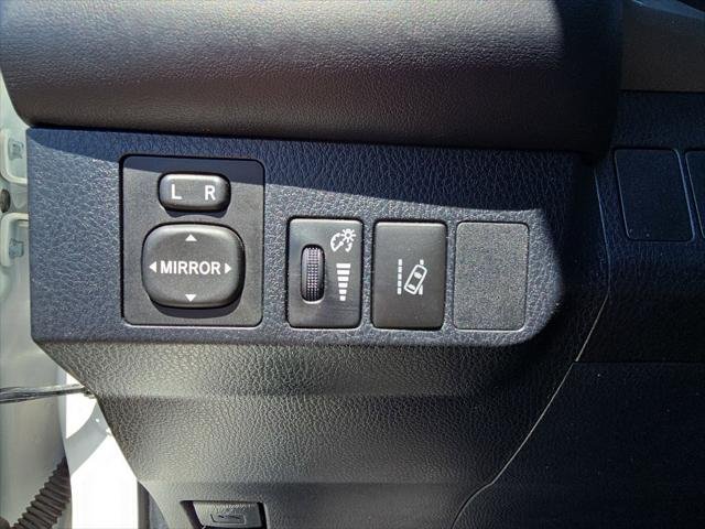 Certified Used 2018 ICE CAP Toyota XLE image 31