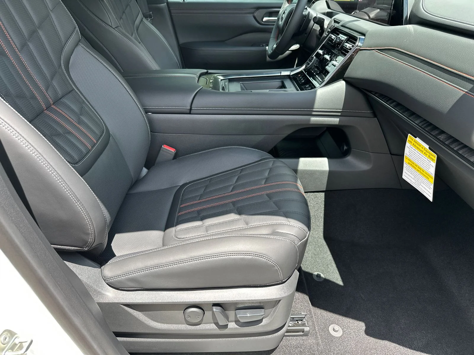 2025 Nissan Armada PRO-4X - Photo 13