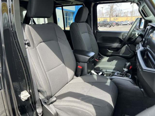 Used 2023 Black Jeep 4x4 image 28