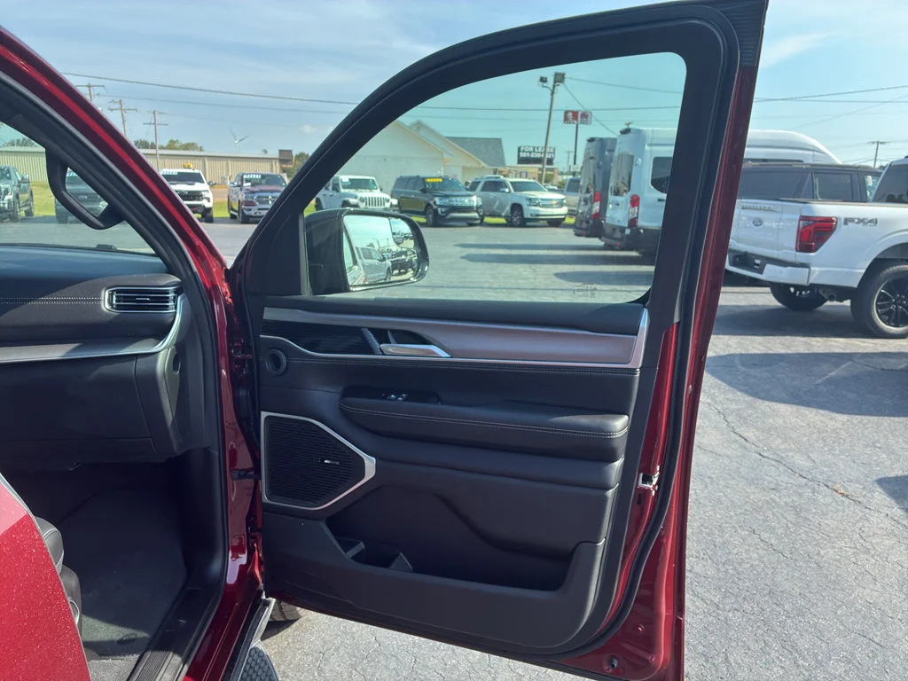 Used 2025 Velvet Red Pearlcoat Jeep Series III image 15