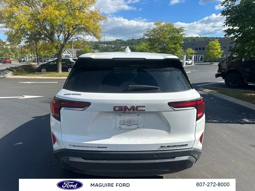 Used 2025 White GMC Elevation image 6