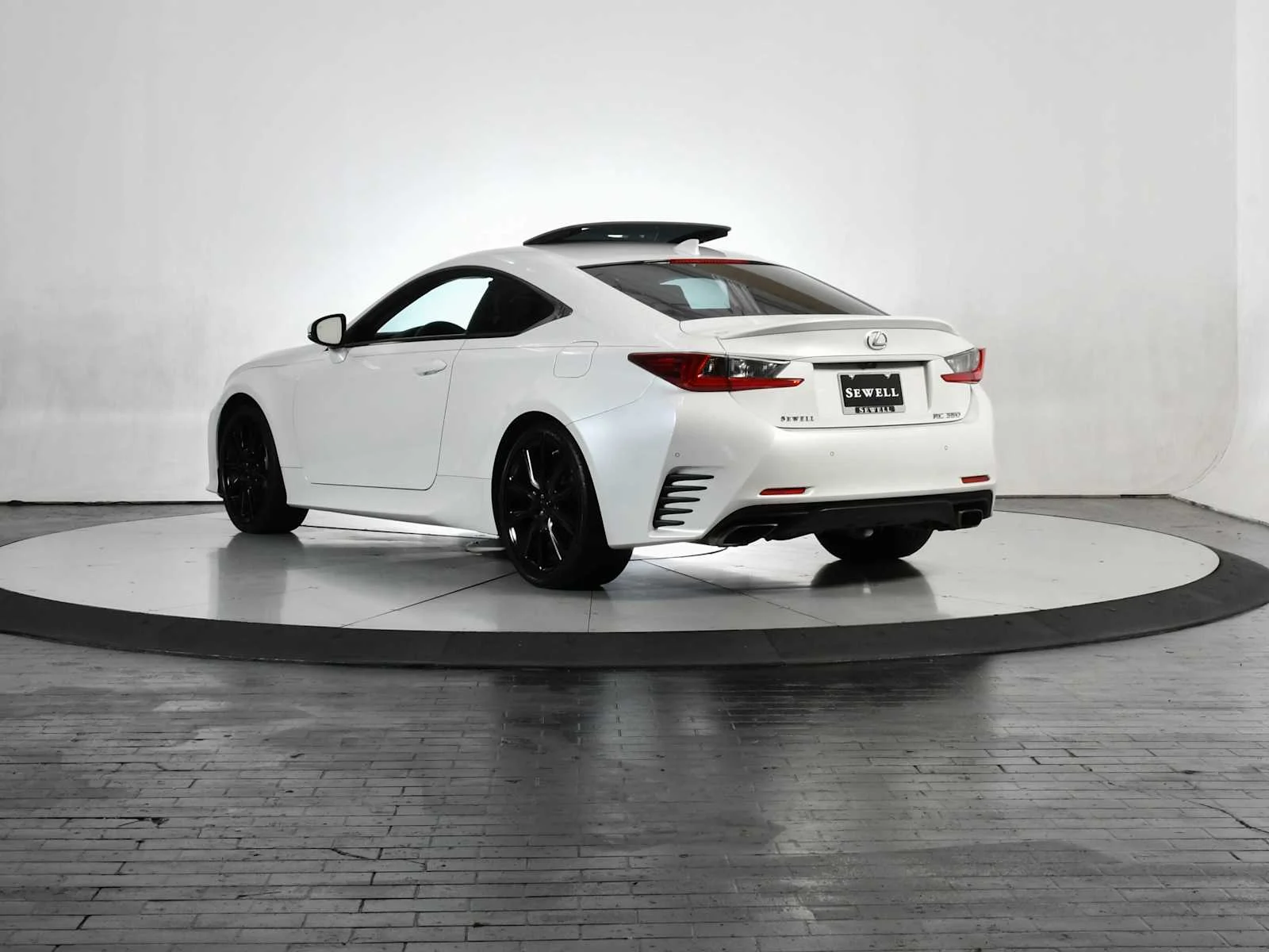 Used 2015 Starfire Pearl Lexus  image 4
